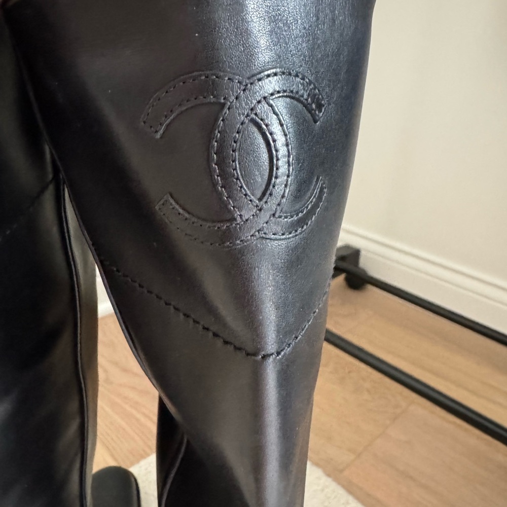 CHANEL Black Leather Knee-High  Boots - Picture 12 of 15